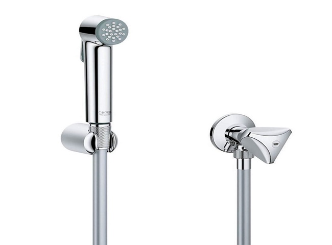 Thay thế v&ograve;i xịt vệ sinh mới tr&aacute;nh t&igrave;nh trạng rỉ nước