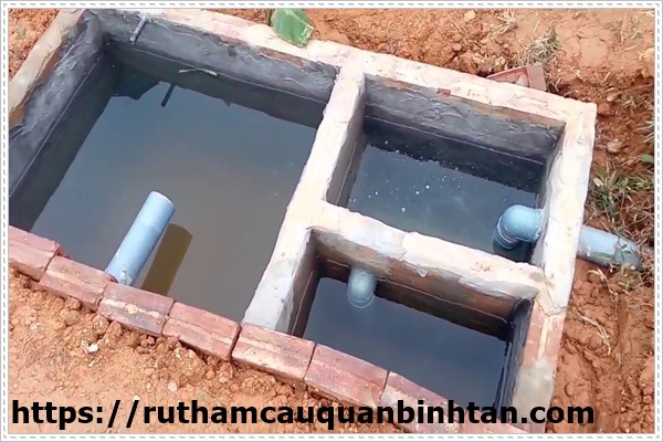 Xử l&yacute; bồn cầu k&ecirc;u ục ục khi xả nhanh nhất