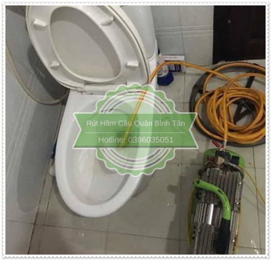 th&ocirc;ng bồn cầu bi&ecirc;n h&ograve;a