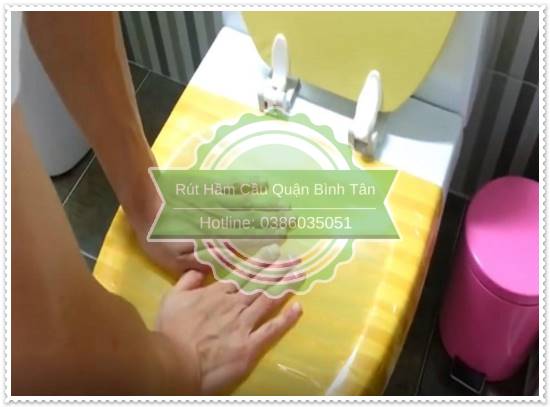 th&ocirc;ng bồn cầu bị tắc nghẹt nặng như thế n&agrave;o